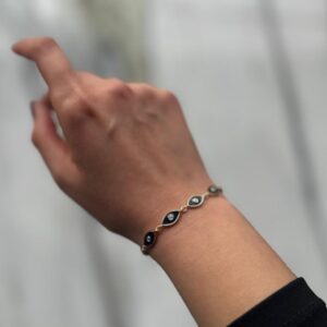 siyah mineli bileklik