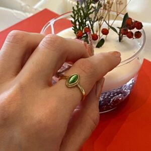 Yeşil taşlı gold bakır yüzük