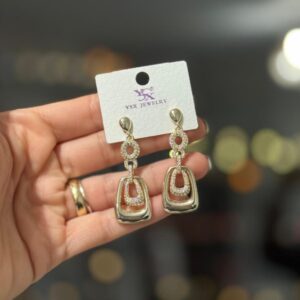 taşlı sallantılı şık küpe