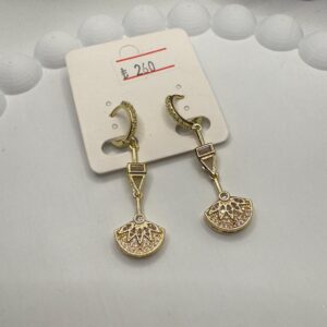 sallantılı yelpaze şekilli küpe