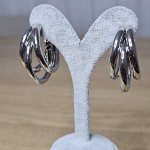 3 sıralı gümüş renk halka küpe