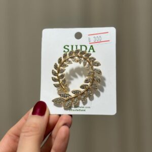 Yaprak detaylı zarif broş