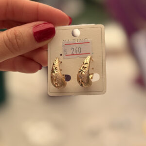 Rose gold yıldız baskılı küpe